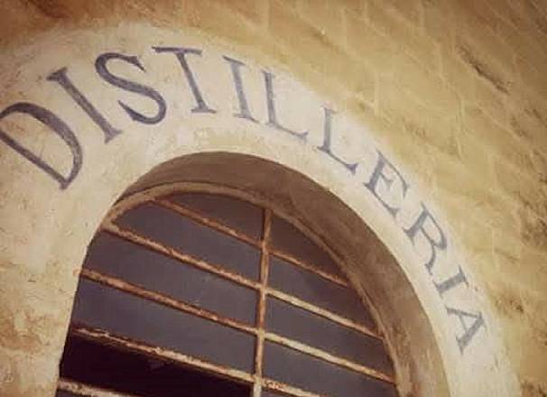 Alla distilleria de giorgi gli appuntamenti estivi di teatri a sud, la rassegna curata da astràgali teatro